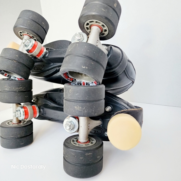 Riedell R3 Cayman Roller Skates | Unisex Size 7 - Picture 10 of 15